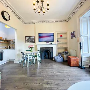  Appartamento Open Plan 2 Bed Apt, Near Castle